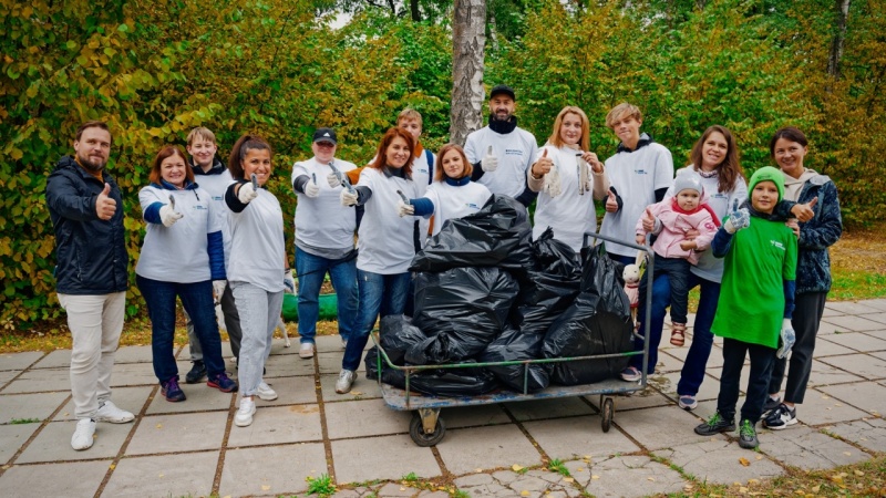 65 кг мусора за 15 минут собрали в рамках экологической акции волонтеры НЛМК-Калуга